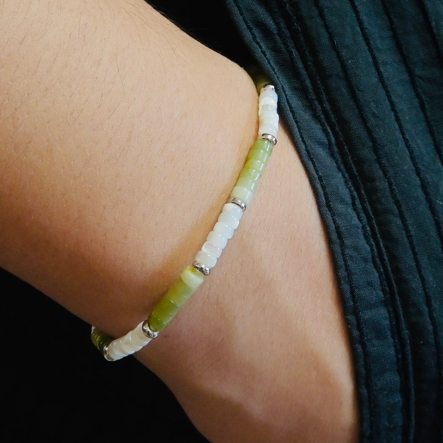 BAMBOO-GREEN AND WHITE AGATE CONTRAST BRACELET